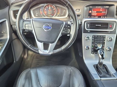 Used 2018 Volvo S60 T5 Dynamic w/ Vision Package FWD image 10