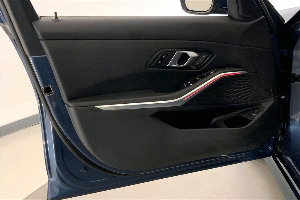 Certified 2025 BMW 330i Sedan RWD image 23