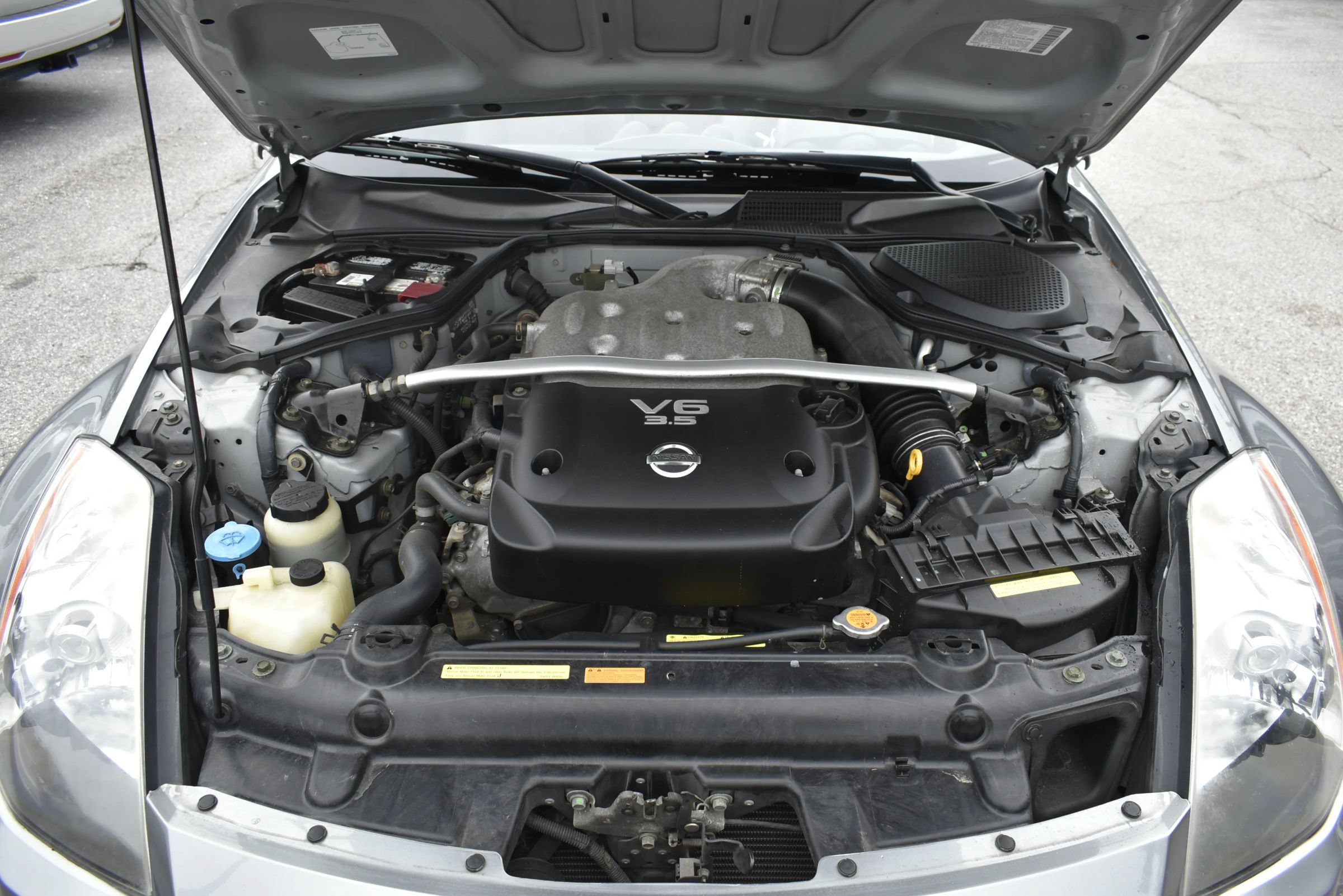 Used 2004 Nissan 350Z Touring RWD image 9
