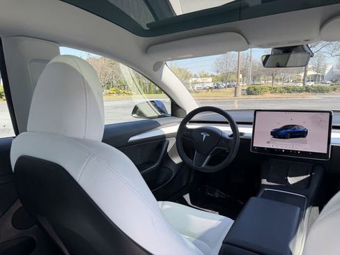 Used 2023 Tesla Model 3 Standard Range image 36