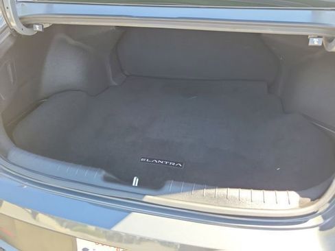 Certified 2025 Hyundai Elantra SEL FWD image 21
