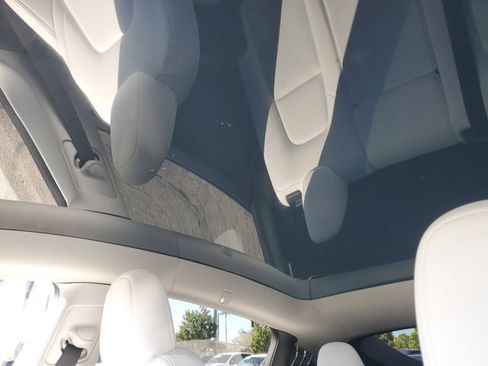 Used 2023 Tesla Model Y Performance image 25