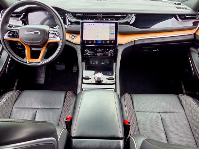 Used 2024 Jeep Grand Cherokee Summit AWD/4WD image 12