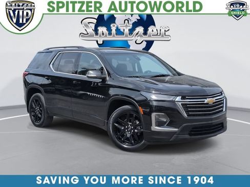 Used 2023 Chevrolet Traverse LT FWD image 1