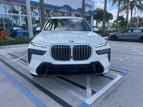 Used 2023 BMW X7 xDrive40i w/ M Sport Package image 2