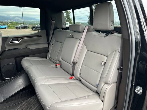 Used 2024 Chevrolet Silverado 1500 LT Trail Boss w/ Convenience Package II AWD/4WD image 18