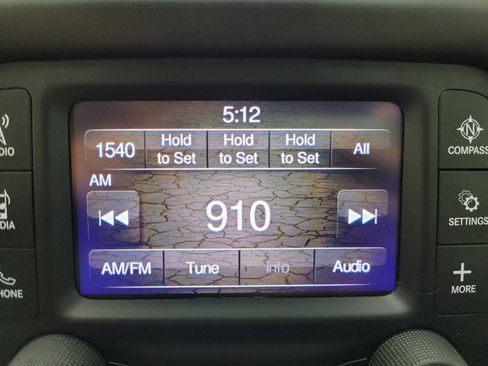 Used 2018 Jeep Compass Latitude AWD/4WD image 25
