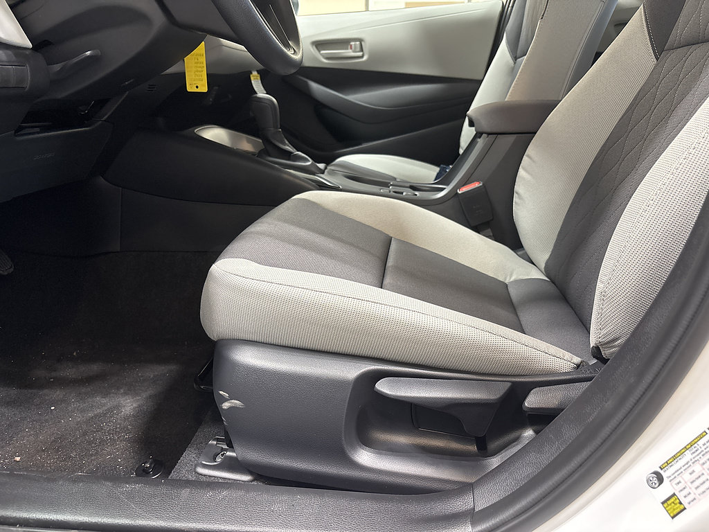 New 2027 Toyota Corolla LE FWD image 18