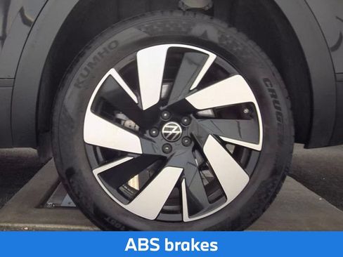 Used 2025 Volkswagen Atlas Cross Sport SE FWD image 9