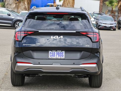 Certified 2026 Kia Sportage EX w/ EX Panoramic Sunroof Package AWD/4WD image 8