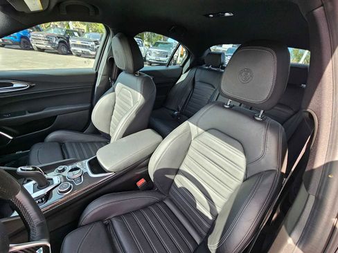 Used 2023 Alfa Romeo Giulia Quadrifoglio image 21