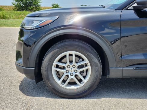 New 2026 Ford Explorer Active w/ Active Comfort Package RWD image 7