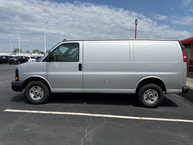 Used 2016 GMC Savana 2500 RWD image 2