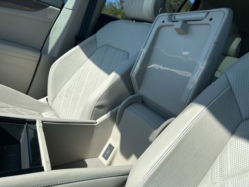 Used 2025 Volkswagen Atlas SEL Premium R-Line image 41