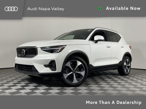 Used 2024 Volvo XC40 B5 Plus image 1