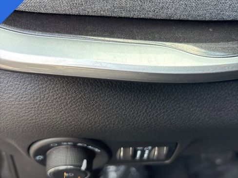 Used 2023 Jeep Compass Latitude image 31