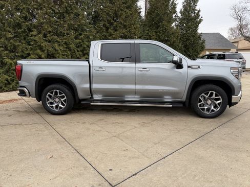 Used 2023 GMC Sierra 1500 SLT w/ SLT Premium Package image 32
