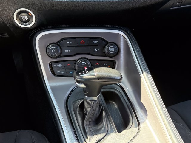 Used 2022 Dodge Challenger SXT RWD image 17