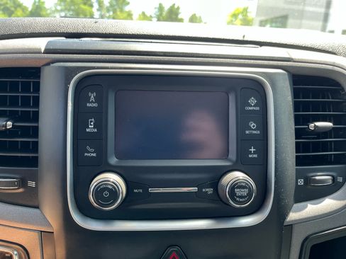 Used 2022 RAM 1500 Tradesman w/ Chrome Appearance Group AWD/4WD image 14