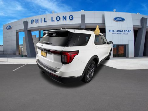 Certified 2025 Ford Explorer Active w/ Active Comfort Package AWD/4WD image 5