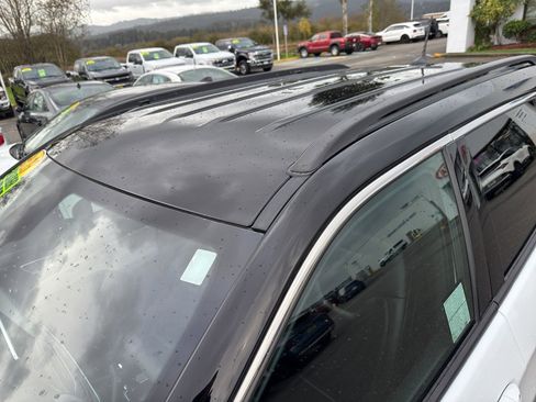 Used 2023 Jeep Compass Limited image 9