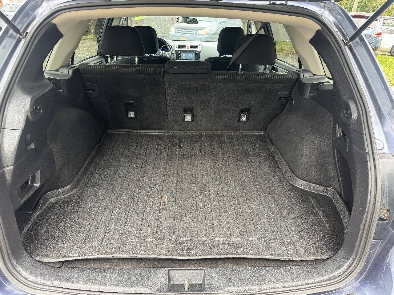 Used 2017 Subaru Outback 2.5i Premium AWD/4WD image 35