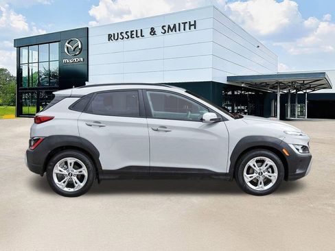 Used 2022 Hyundai Kona SEL FWD image 3