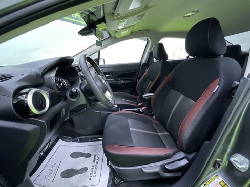 Used 2023 Nissan Versa SR w/ Trunk Package image 18