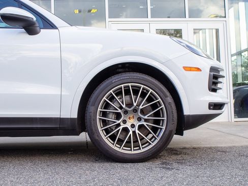 Used 2022 Porsche Cayenne S Platinum image 5