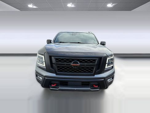 Used 2021 Nissan Titan PRO-4X w/ Pro-4x Convenience Package image 6