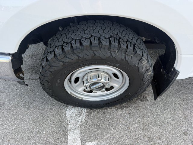 Used 2017 Ford F250 XL w/ Power Equipment Group RWD image 6