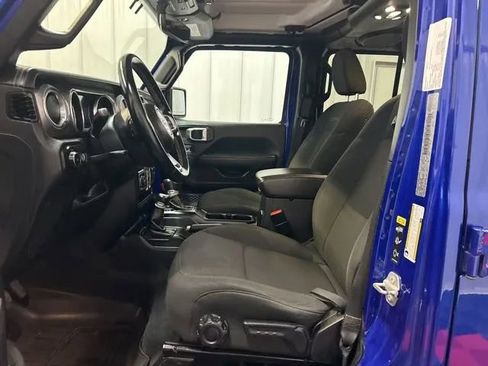 Used 2020 Jeep Wrangler Unlimited Sahara w/ Uconnect 4C Nav & Sound Group image 10