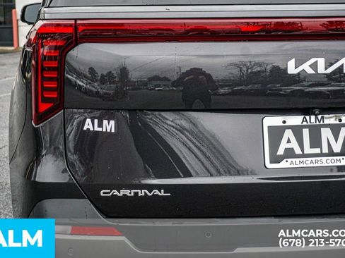 Used 2025 Kia Carnival SX Prestige image 13