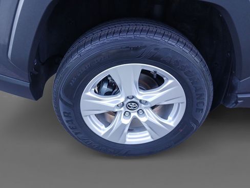 Used 2021 Toyota RAV4 XLE image 10