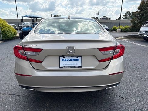 Used 2018 Honda Accord EX image 6