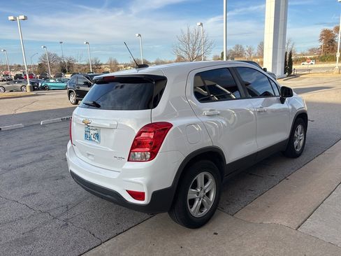 Used 2019 Chevrolet Trax LS image 2
