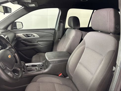 Used 2023 Chevrolet Traverse LT FWD image 34