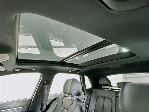 Used 2022 Audi Q3 2.0T Premium Plus w/ Premium Plus Package image 19