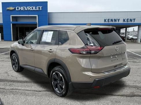 Used 2024 Nissan Rogue SV w/ SV Premium Package AWD/4WD image 33