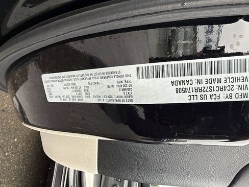 Used 2024 Chrysler Pacifica Limited FWD image 32
