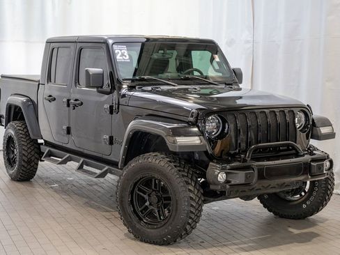 Used 2023 Jeep Gladiator Willys image 1