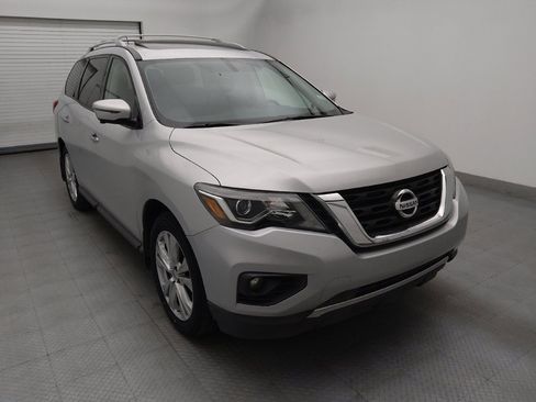 Used 2018 Nissan Pathfinder SL w/ SL Premium Package AWD/4WD image 13