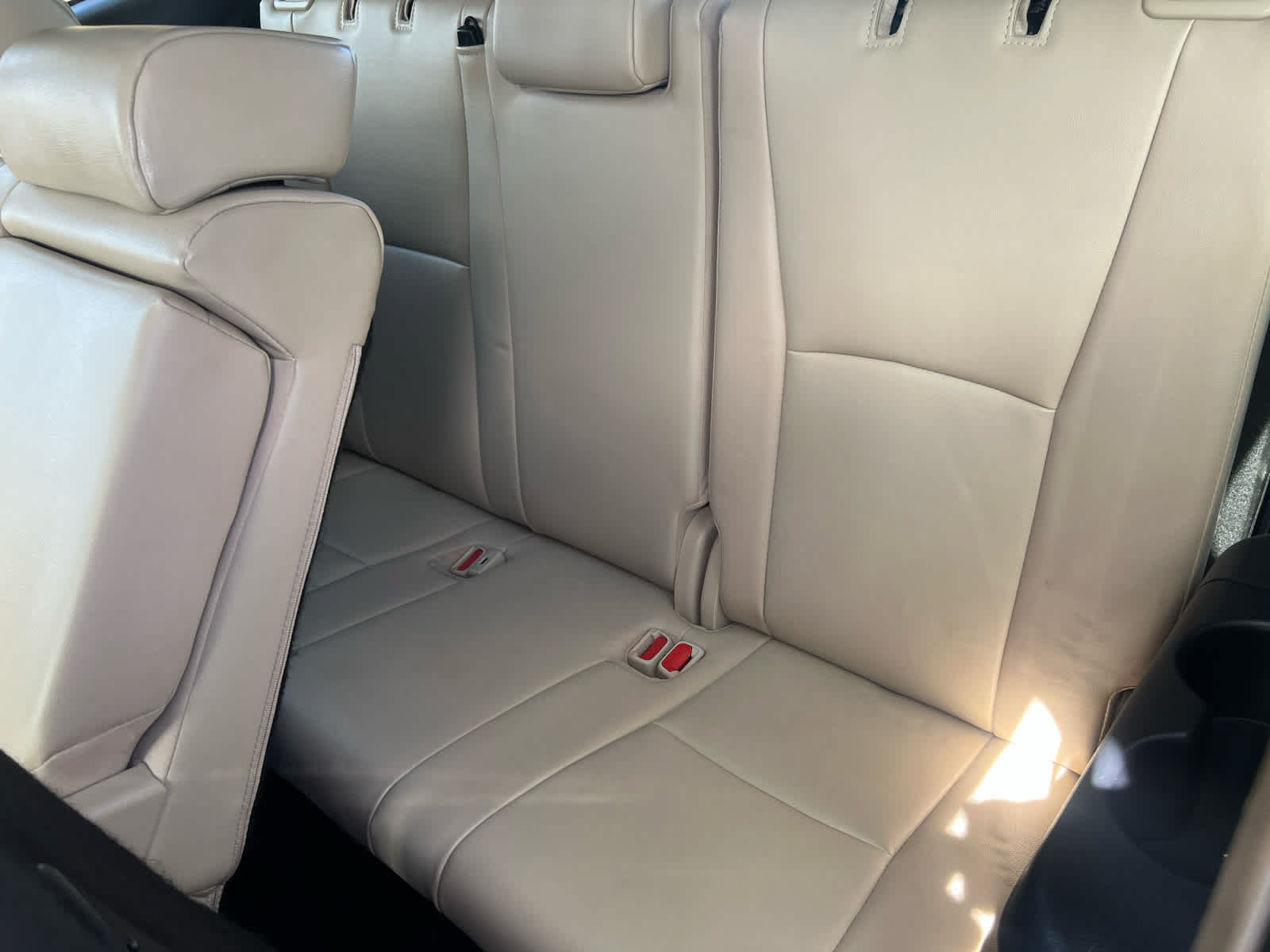 Used 2023 Toyota Highlander XLE AWD/4WD image 14