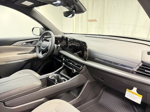 New 2026 Chevrolet Traverse LT w/ Midnight/Sport Edition image 15