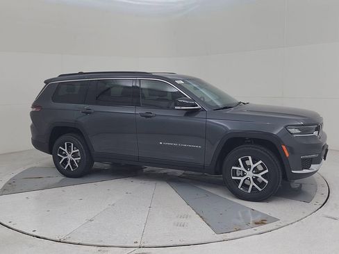 New 2025 Jeep Grand Cherokee L Limited image 2