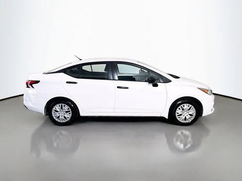 Used 2020 Nissan Versa S image 11