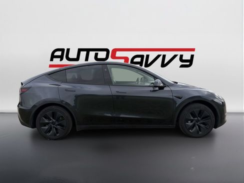 Used 2025 Tesla Model Y Long Range RWD image 4