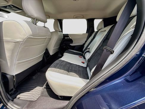 Used 2025 Mitsubishi Outlander SE FWD image 26