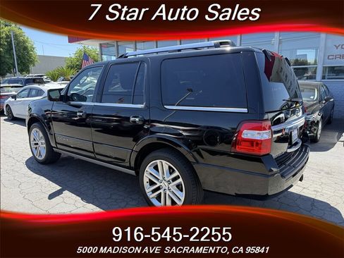 Used 2017 Ford Expedition Platinum AWD/4WD image 4