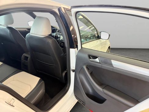 Used 2017 Volkswagen Jetta Sport FWD image 17